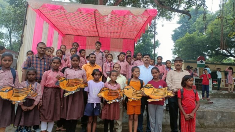 कानपुर देहात डेरापुर:-विष मिश्रित बीज धो कर बोएंगे,गौरैया को ना खोएंगे प्रधानाध्यापक शनेन्द्र सिंह तोमर…