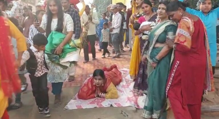 गाजीपुर:-किन्नर समाज के लोगों ने भी पूरे विधि विधान के साथ छठ पूजा का आयोजन…