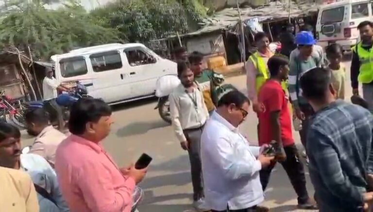 उन्नाव:- एक्सईएन की अभद्र टिप्पणी पर लामबंद हुए व्यापारी…